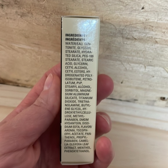 Mary Kay Satin Lips Exfoliating Lip Mask - Picture 6 of 9